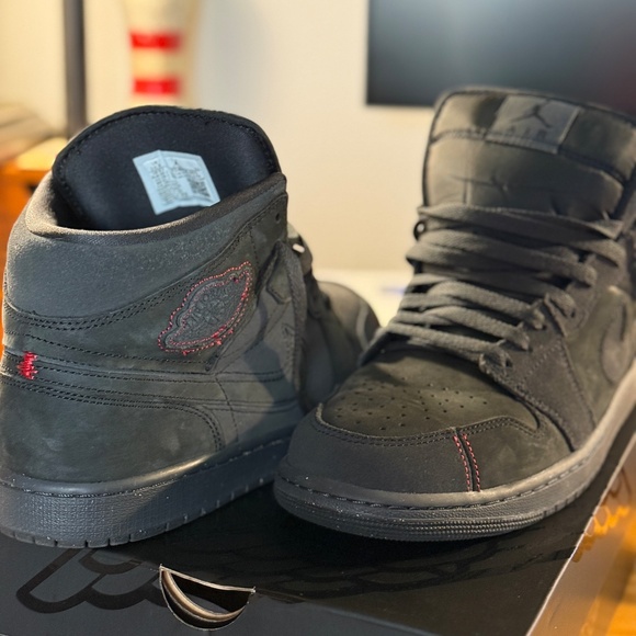 ALMOST NEW WORN M 10.5- AIR JORDAN 1 MID SE CRAFT COLLAB - DR SMOKE GRY/BLK NIKE main image 6